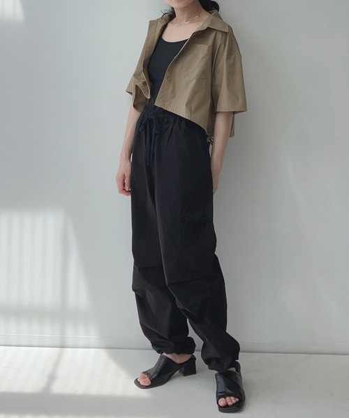 AS KNOW AS plus（アズノゥアズプラス）の「〇ゆるりカジュアル タック ミリタリーカーゴパンツ（カーゴパンツ・レディース・カーキ/サックスブルー/ブラック・FREE）」の8枚目の写真