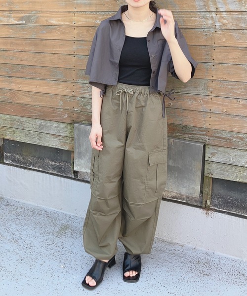 AS KNOW AS plus（アズノゥアズプラス）の「〇ゆるりカジュアル タック ミリタリーカーゴパンツ（カーゴパンツ・レディース・カーキ/サックスブルー/ブラック・FREE）」の15枚目の写真