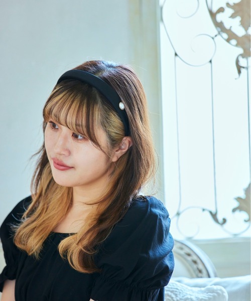 AMAIL（アマイル）の「【annleya】パールポイントカチューシャ（カチューシャ・レディース・アイボリー/ブラック・FREE）」の7枚目の写真