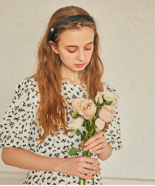 AMAIL（アマイル）の「【annleya】パールポイントカチューシャ（カチューシャ・レディース・アイボリー/ブラック・FREE）」の4枚目の写真