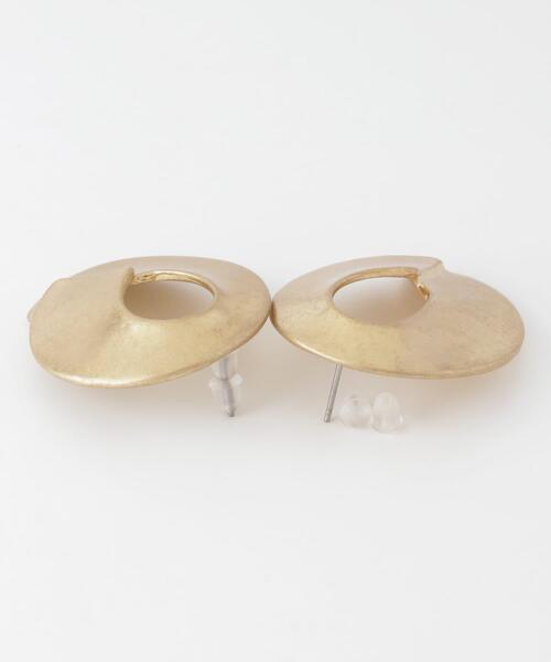 SMELLY（スメリー）の「ボリュームサークルピアス（ピアス（両耳用）・レディース・ゴールド/シルバー・-）」の7枚目の写真