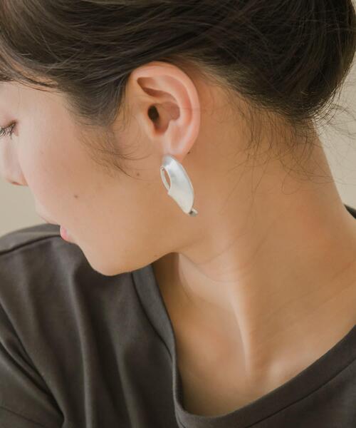 SMELLY（スメリー）の「ボリュームサークルピアス（ピアス（両耳用）・レディース・ゴールド/シルバー・-）」の9枚目の写真