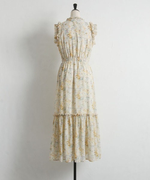 tocco closet（トッコ　クローゼット）の「リボン付きフリル装飾アートフラワープリントティアードワンピース（ワンピース・レディース・ライトイエロー/ブルー・M）」の17枚目の写真