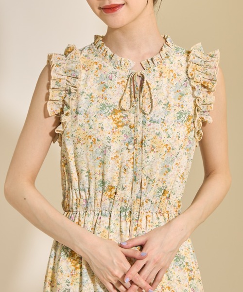 tocco closet（トッコ　クローゼット）の「リボン付きフリル装飾アートフラワープリントティアードワンピース（ワンピース・レディース・ライトイエロー/ブルー・M）」の10枚目の写真