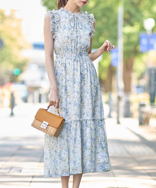 tocco closet（トッコ　クローゼット）の「リボン付きフリル装飾アートフラワープリントティアードワンピース（ワンピース・レディース・ライトイエロー/ブルー・M）」の4枚目の写真
