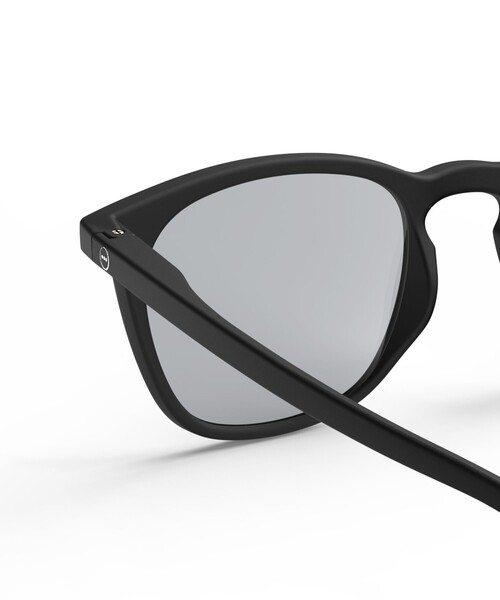 IZIPIZI（イジピジ）の「【IZIPIZI/イジピジ】SUN#E TRAPEZE（サングラス・メンズ・ブラック系その他/ベージュ系その他3/ブラック/ベージュ系その他4/ベージュ系その他5/ブラウン・FREE）」の16枚目の写真