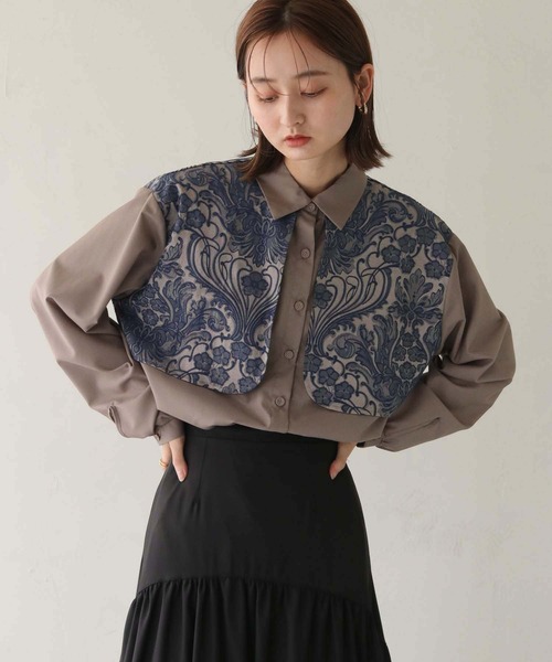 CLEIO（クレイオ）の「【CLEIO】ジャガードヨークシャツ（シャツ/ブラウス・レディース・グレイッシュベージュ/アイボリー・FREE）」の2枚目の写真