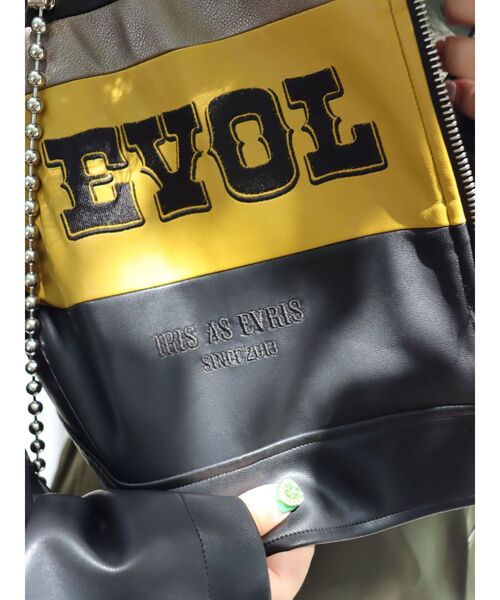 EVRIS（エヴリス）の「フェイクレザークロップドブルゾン（ブルゾン・レディース・ブラック/ボルドー・FREE）」の8枚目の写真