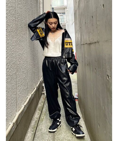 EVRIS（エヴリス）の「フェイクレザークロップドブルゾン（ブルゾン・レディース・ブラック/ボルドー・FREE）」の18枚目の写真