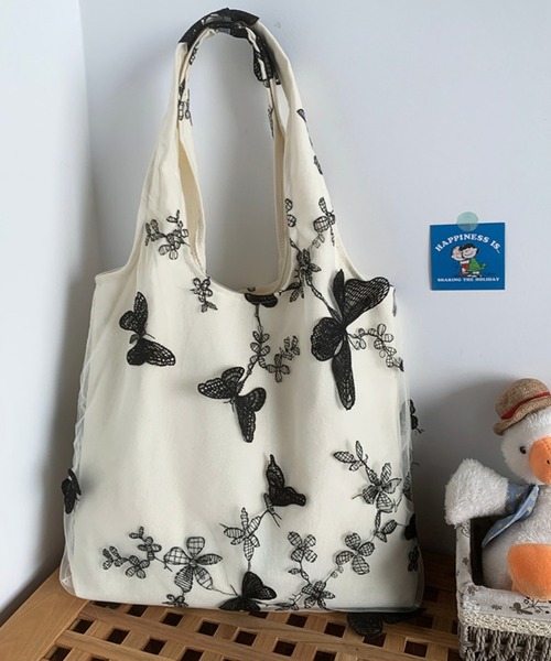 LA VORAGINE（ラ ヴォラジネ）の「刺繍レース布帛バッグ（トートバッグ・レディース・ブラック/グリーン/アイボリー・FREE）」の10枚目の写真