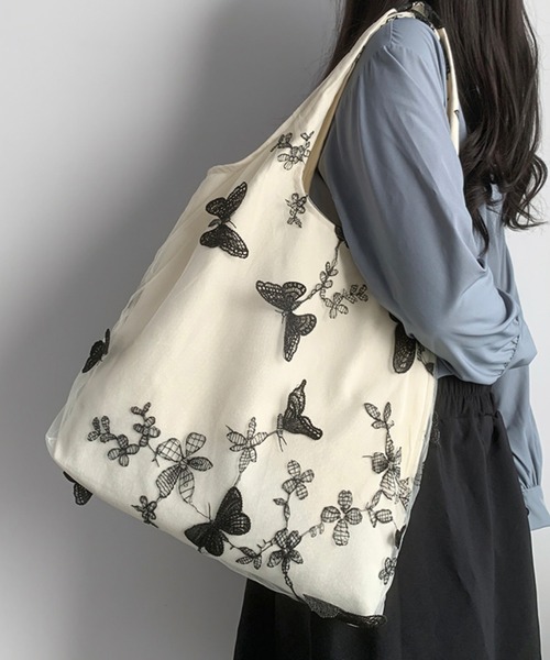 LA VORAGINE（ラ ヴォラジネ）の「刺繍レース布帛バッグ（トートバッグ・レディース・ブラック/グリーン/アイボリー・FREE）」の11枚目の写真