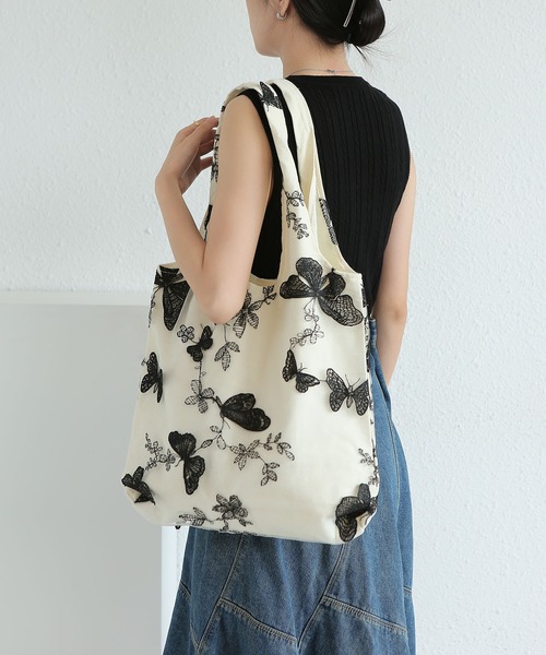 LA VORAGINE（ラ ヴォラジネ）の「刺繍レース布帛バッグ（トートバッグ・レディース・ブラック/グリーン/アイボリー・FREE）」の18枚目の写真