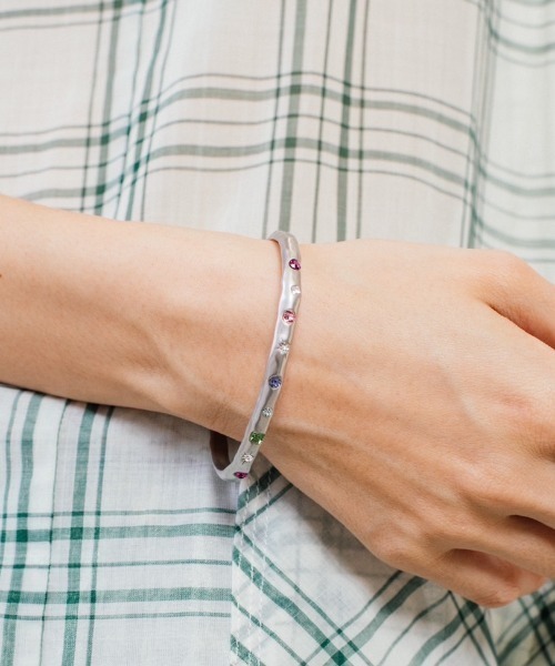 whim(ウィム)の「Stone Embed Bangle(バングル/リストバンド・レディース・シルバー/ゴールド・FREE)」の16枚目の写真