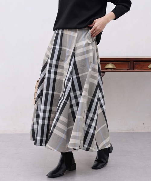Chez toi(シェトワ)の「大判チェックはぎタフタスカート(スカート・レディース・アイボリー/ネイビー/グリーン・FREE)」の4枚目の写真