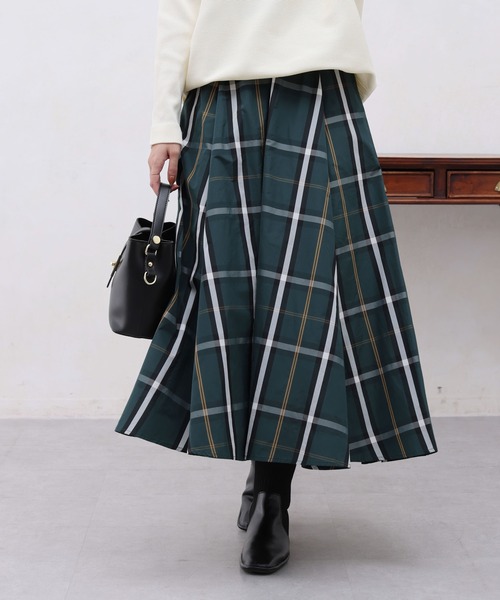 Chez toi(シェトワ)の「大判チェックはぎタフタスカート(スカート・レディース・アイボリー/ネイビー/グリーン・FREE)」の7枚目の写真