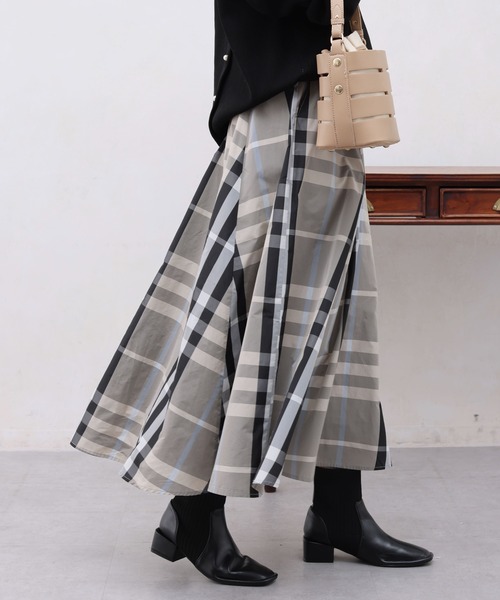 Chez toi(シェトワ)の「大判チェックはぎタフタスカート(スカート・レディース・アイボリー/ネイビー/グリーン・FREE)」の14枚目の写真