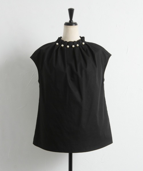 tocco closet（トッコ　クローゼット）の「後ろりぼん付きパール装飾タック入りハイネックブラウス（シャツ/ブラウス・レディース・オフホワイト/ベージュ/ブラック・M）」の5枚目の写真