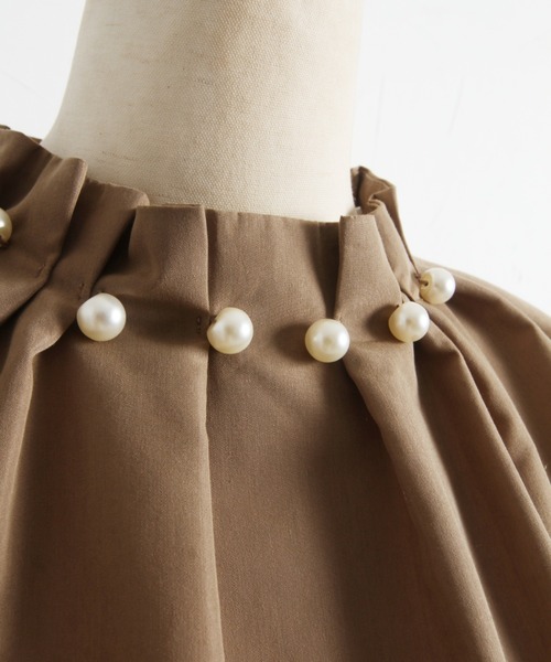 tocco closet（トッコ　クローゼット）の「後ろりぼん付きパール装飾タック入りハイネックブラウス（シャツ/ブラウス・レディース・オフホワイト/ベージュ/ブラック・M）」の11枚目の写真
