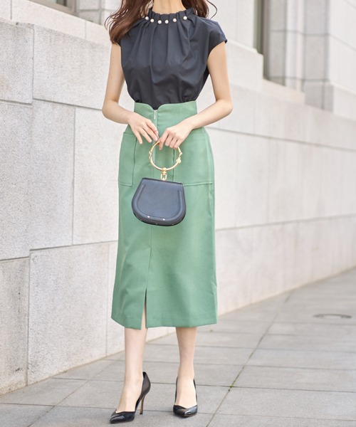 tocco closet（トッコ　クローゼット）の「後ろりぼん付きパール装飾タック入りハイネックブラウス（シャツ/ブラウス・レディース・オフホワイト/ベージュ/ブラック・M）」の21枚目の写真