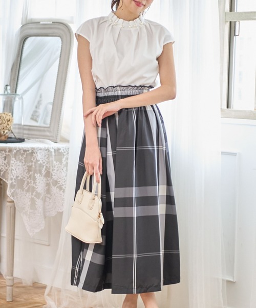 tocco closet（トッコ　クローゼット）の「後ろりぼん付きパール装飾タック入りハイネックブラウス（シャツ/ブラウス・レディース・オフホワイト/ベージュ/ブラック・M）」の16枚目の写真