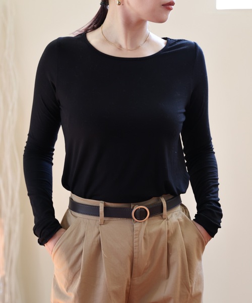 ULEULA(ウルア)の「ロングスリーブTシャツ(Tシャツ/カットソー・レディース・ブラック/ブラウン/アイボリー・FREE)」の4枚目の写真