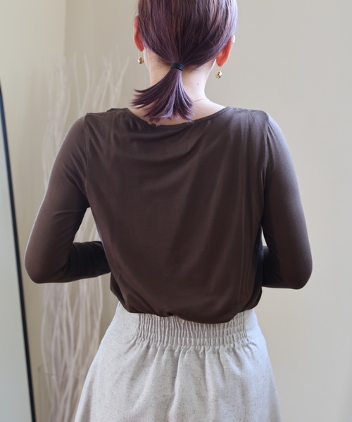 ULEULA(ウルア)の「ロングスリーブTシャツ(Tシャツ/カットソー・レディース・ブラック/ブラウン/アイボリー・FREE)」の15枚目の写真