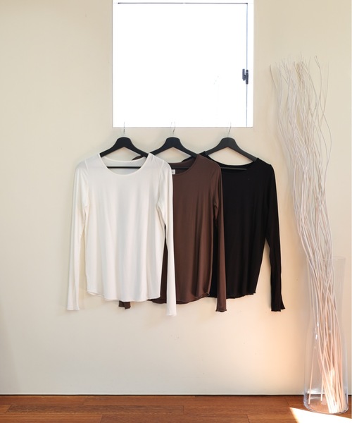 ULEULA(ウルア)の「ロングスリーブTシャツ(Tシャツ/カットソー・レディース・ブラック/ブラウン/アイボリー・FREE)」の12枚目の写真