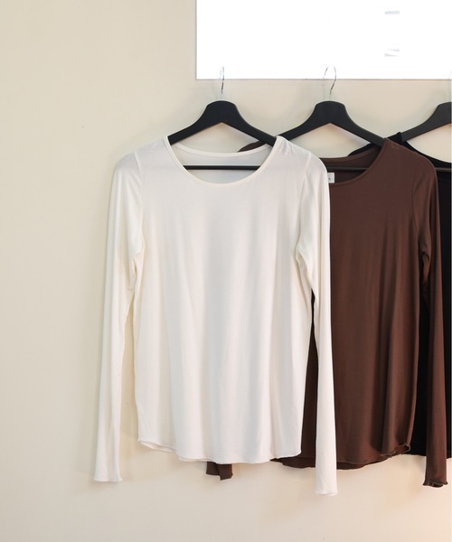 ULEULA(ウルア)の「ロングスリーブTシャツ(Tシャツ/カットソー・レディース・ブラック/ブラウン/アイボリー・FREE)」の6枚目の写真