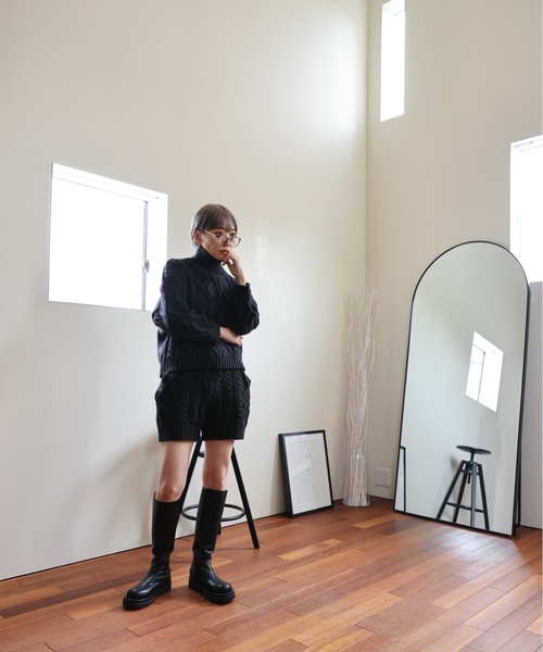 ULEULA（ウルア）の「ハイネックケーブルニット＋ケーブルショートパンツ（セットアップ・レディース・ブラック/アイボリー・FREE）」の17枚目の写真