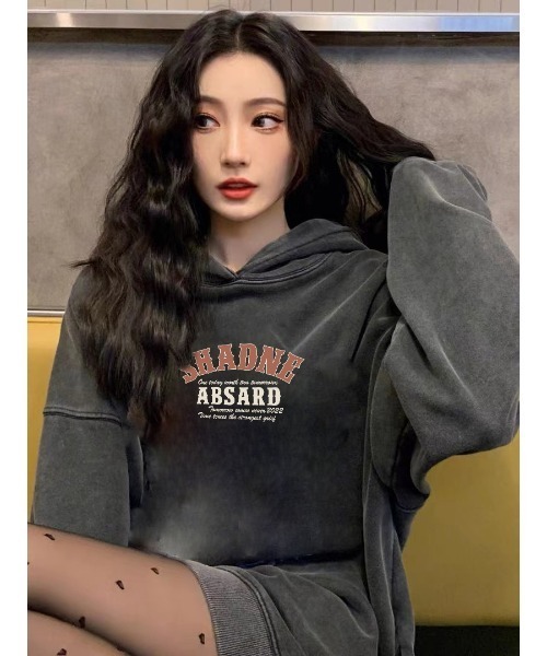 DEVICE（デバイス）の「オーバーサイズ アメリカンヴィンテージストリート ピグメント パーカー スウェット 韓国 古着風 カレッジロゴ 肉厚（パーカー・レディース・グレー/ホワイト×グレー/チャコールグレー・FREE）」の6枚目の写真