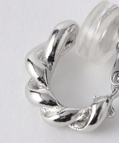 green label relaxing（グリーンレーベルリラクシング）の「ツイストライン フープ イヤリング（イヤリング・レディース・ゴールド/シルバー・FREE）」の8枚目の写真