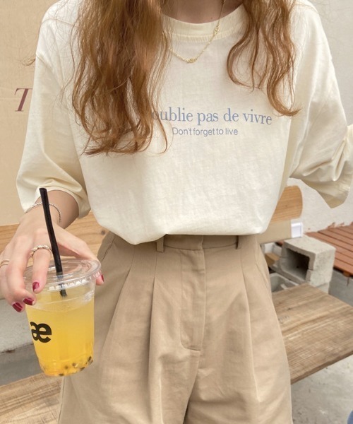 B.I.D.（ビーアイディー）の「【Bz】 [IZU] メッセージプリントTシャツ（Tシャツ/カットソー・レディース・ホワイト/ベージュ/ネイビー・FREE）」の3枚目の写真