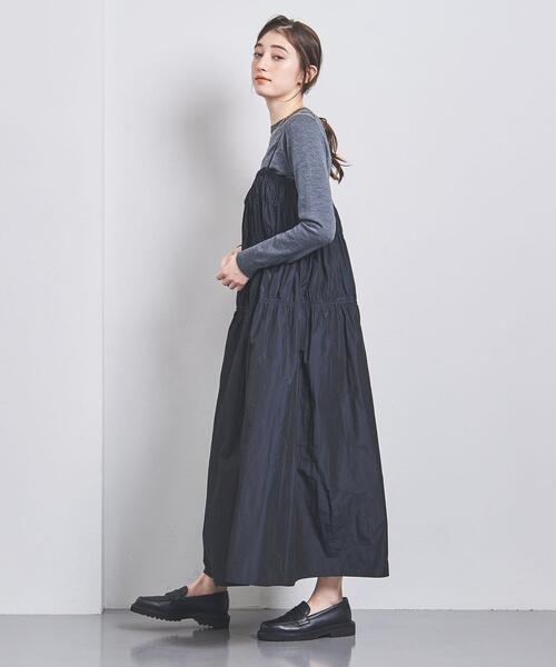 UNITED ARROWS(ユナイテッドアローズ)の「タフタ シャーリング ワンピース(ワンピース・レディース・ブラック/ネイビー・36/38)」の3枚目の写真