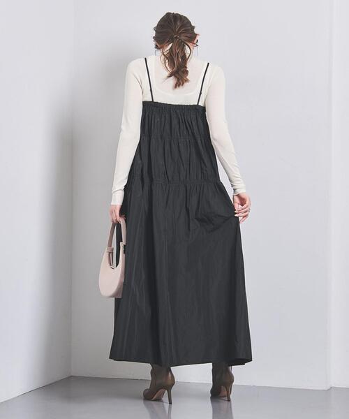 UNITED ARROWS(ユナイテッドアローズ)の「タフタ シャーリング ワンピース(ワンピース・レディース・ブラック/ネイビー・36/38)」の6枚目の写真