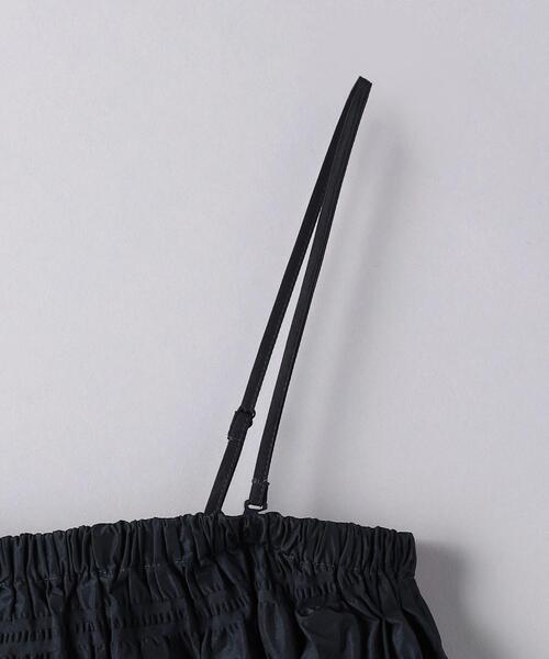 UNITED ARROWS(ユナイテッドアローズ)の「タフタ シャーリング ワンピース(ワンピース・レディース・ブラック/ネイビー・36/38)」の14枚目の写真