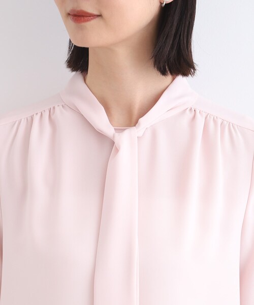 INDIVI（インディヴィ）の「◆【洗える／UVケア／トリアセテート混】ボウタイブラウス（シャツ/ブラウス・レディース・オフホワイト/ピンク/ネイビー/ナチュラル・03/19/15 /40/05/12/36/38/13）」の14枚目の写真