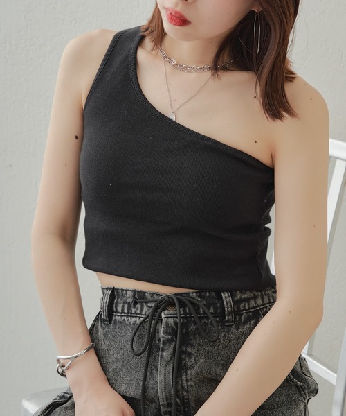 Chico(チコ)の「【2024SS】ワンショルパット付タンク(タンクトップ・レディース・ゴールド/ブラック/シルバー/ホワイト・FREE)」の2枚目の写真