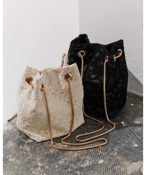 &Robu.（アンドロブ）の「レース刺繍2WAYバッグ オケージョン 結婚式 顔合わせ お呼ばれ（ショルダーバッグ・レディース・ブラック/ベージュ/ダークグリーン/ブラウン・FREE）」の5枚目の写真