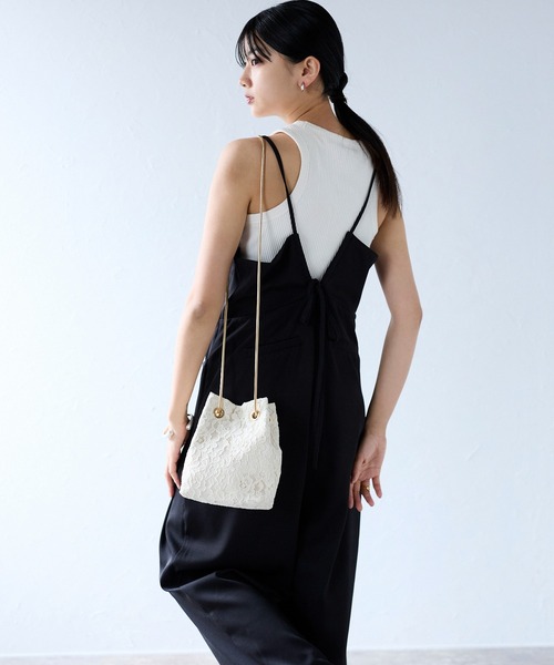 &Robu.（アンドロブ）の「レース刺繍2WAYバッグ オケージョン 結婚式 顔合わせ お呼ばれ（ショルダーバッグ・レディース・ブラック/ベージュ/ダークグリーン/ブラウン・FREE）」の20枚目の写真