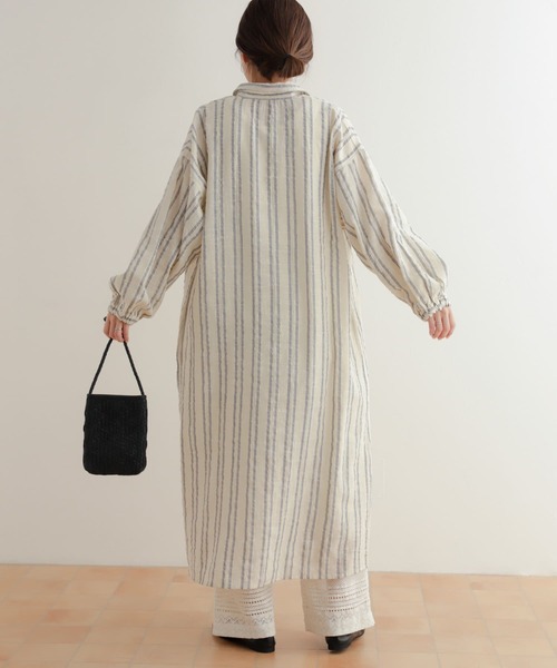 URBAN RESEARCH DOORS（アーバンリサーチドアーズ）の「カラミストライプシャツワンピース（ワンピース・レディース・ナチュラル/ブルー・MEDIUM）」の16枚目の写真