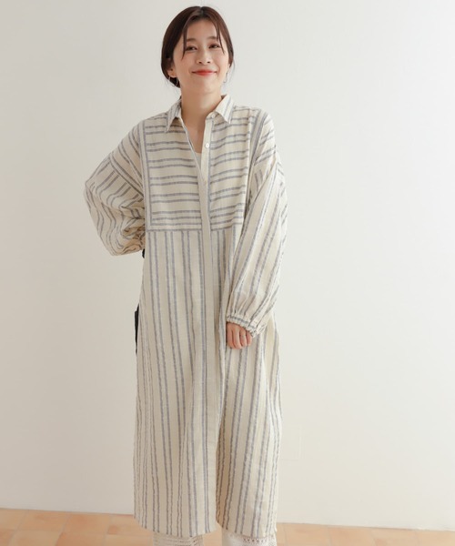 URBAN RESEARCH DOORS（アーバンリサーチドアーズ）の「カラミストライプシャツワンピース（ワンピース・レディース・ナチュラル/ブルー・MEDIUM）」の18枚目の写真