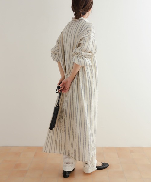 URBAN RESEARCH DOORS（アーバンリサーチドアーズ）の「カラミストライプシャツワンピース（ワンピース・レディース・ナチュラル/ブルー・MEDIUM）」の21枚目の写真
