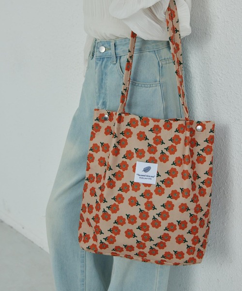 LA VORAGINE（ラ ヴォラジネ）の「大容量トートバッグ A4 コーデュロイ キャンバス ロゴ（トートバッグ・レディース・K/L/M/N/その他/その他6/B/G/I/R/Y/その他4/その他7/C/D/E/F/S/T/U/V/W/その他2/その他3/その他5/A/H/J/O/Q/X/Z/P/その他1・FREE）」の18枚目の写真