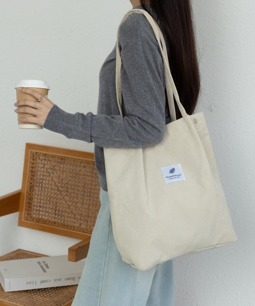 LA VORAGINE（ラ ヴォラジネ）の「大容量トートバッグ A4 コーデュロイ キャンバス ロゴ（トートバッグ・レディース・K/L/M/N/その他/その他6/B/G/I/R/Y/その他4/その他7/C/D/E/F/S/T/U/V/W/その他2/その他3/その他5/A/H/J/O/Q/X/Z/P/その他1・FREE）」の22枚目の写真