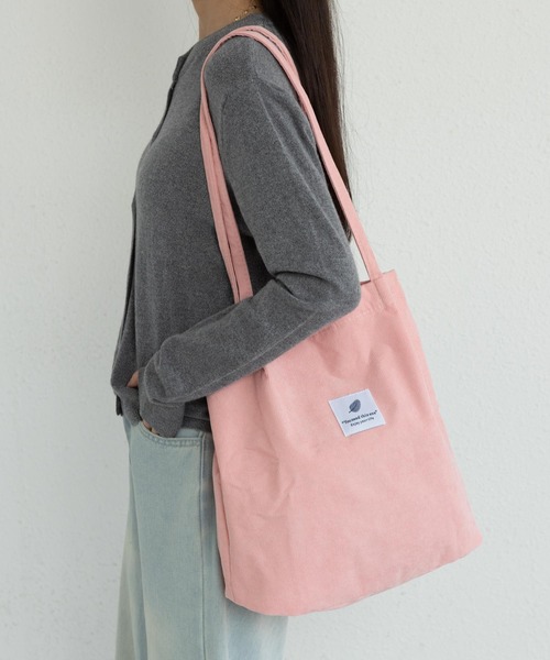 LA VORAGINE（ラ ヴォラジネ）の「大容量トートバッグ A4 コーデュロイ キャンバス ロゴ（トートバッグ・レディース・K/L/M/N/その他/その他6/B/G/I/R/Y/その他4/その他7/C/D/E/F/S/T/U/V/W/その他2/その他3/その他5/A/H/J/O/Q/X/Z/P/その他1・FREE）」の2枚目の写真