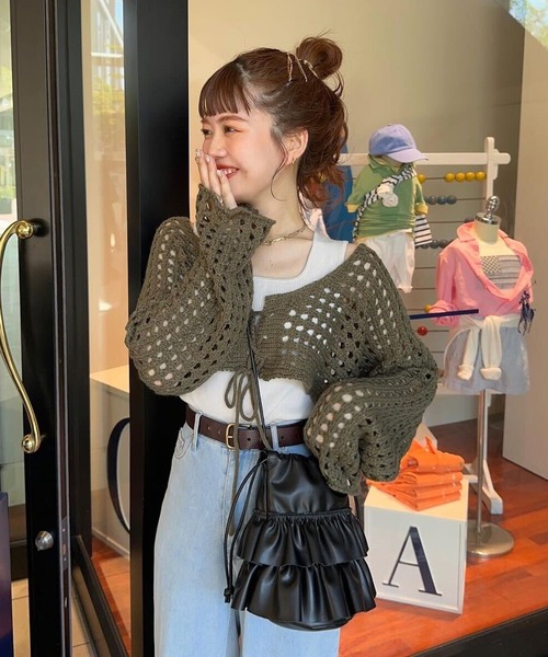 EFOLE(エフォル)の「【インフルエンサーyukie × FREAKSSTORE × EFOLE コラボ】フリル ドローストリング ショルダーバッグ(ショルダーバッグ・レディース・ブラック/オフホワイト/シルバー・FREE)」の13枚目の写真