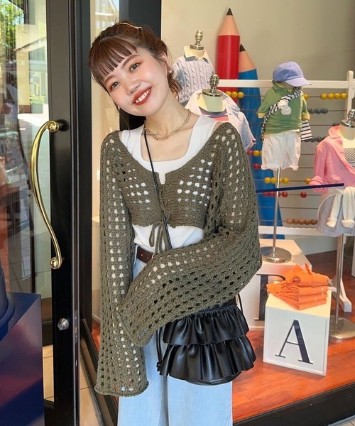 EFOLE(エフォル)の「【インフルエンサーyukie × FREAKSSTORE × EFOLE コラボ】フリル ドローストリング ショルダーバッグ(ショルダーバッグ・レディース・ブラック/オフホワイト/シルバー・FREE)」の12枚目の写真
