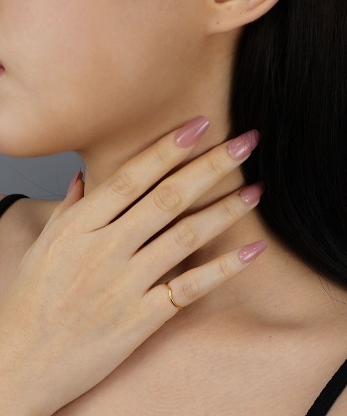 CEMONEMO（セモネモ）の「【金属アレルギー対応】ウェーブ ピンキーリング / ステンレス（リング・レディース・ピンクゴールド/ゴールド/シルバー・4号）」の4枚目の写真