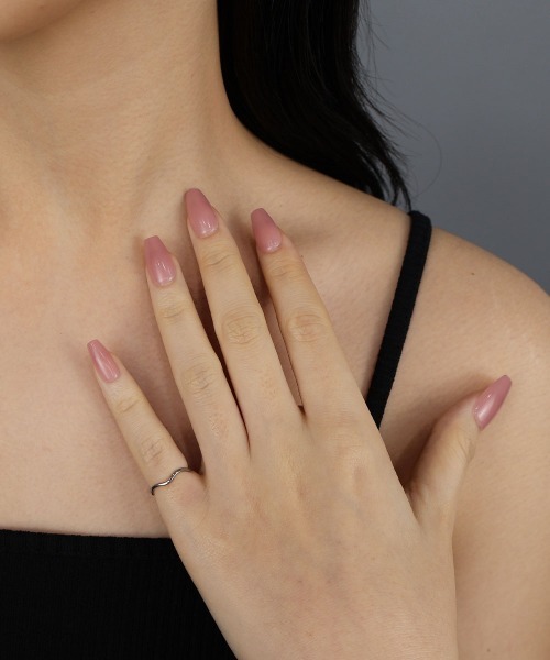 CEMONEMO（セモネモ）の「【金属アレルギー対応】ウェーブ ピンキーリング / ステンレス（リング・レディース・ピンクゴールド/ゴールド/シルバー・4号）」の11枚目の写真