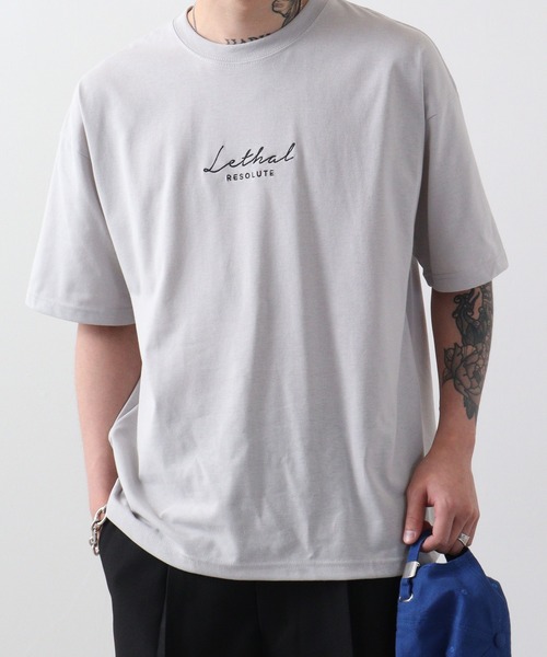 FUNALIVE(ファンアライブ)の「オーバーサイズ バックプリントTシャツフロント刺繍 半袖(Tシャツ/カットソー・メンズ・ライトグレー/レッド/ブラック/ホワイト・L/M/LL)」の2枚目の写真